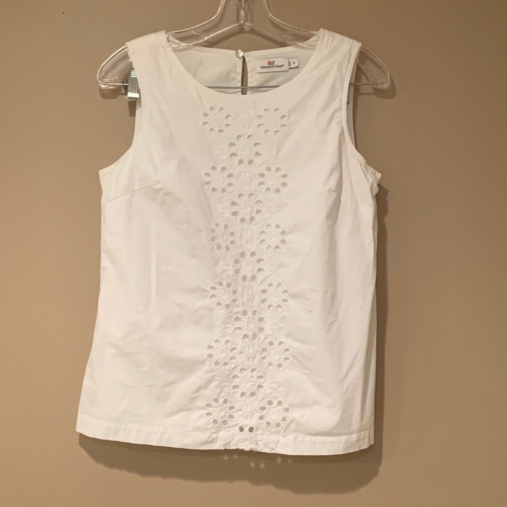 Vineyard vines cotton eyelet top